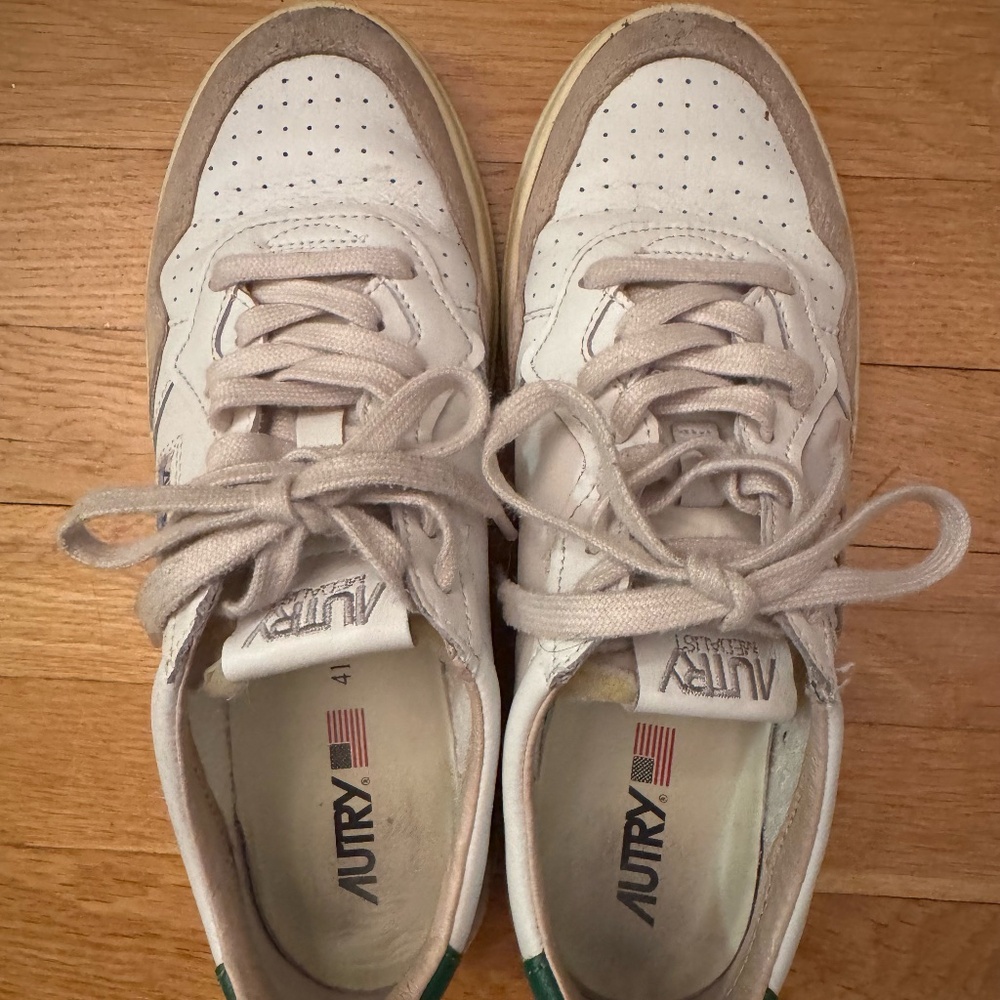 Autry Medalist Low Sneakers in White & Amazon Leather & Beige Suede - Men's 41